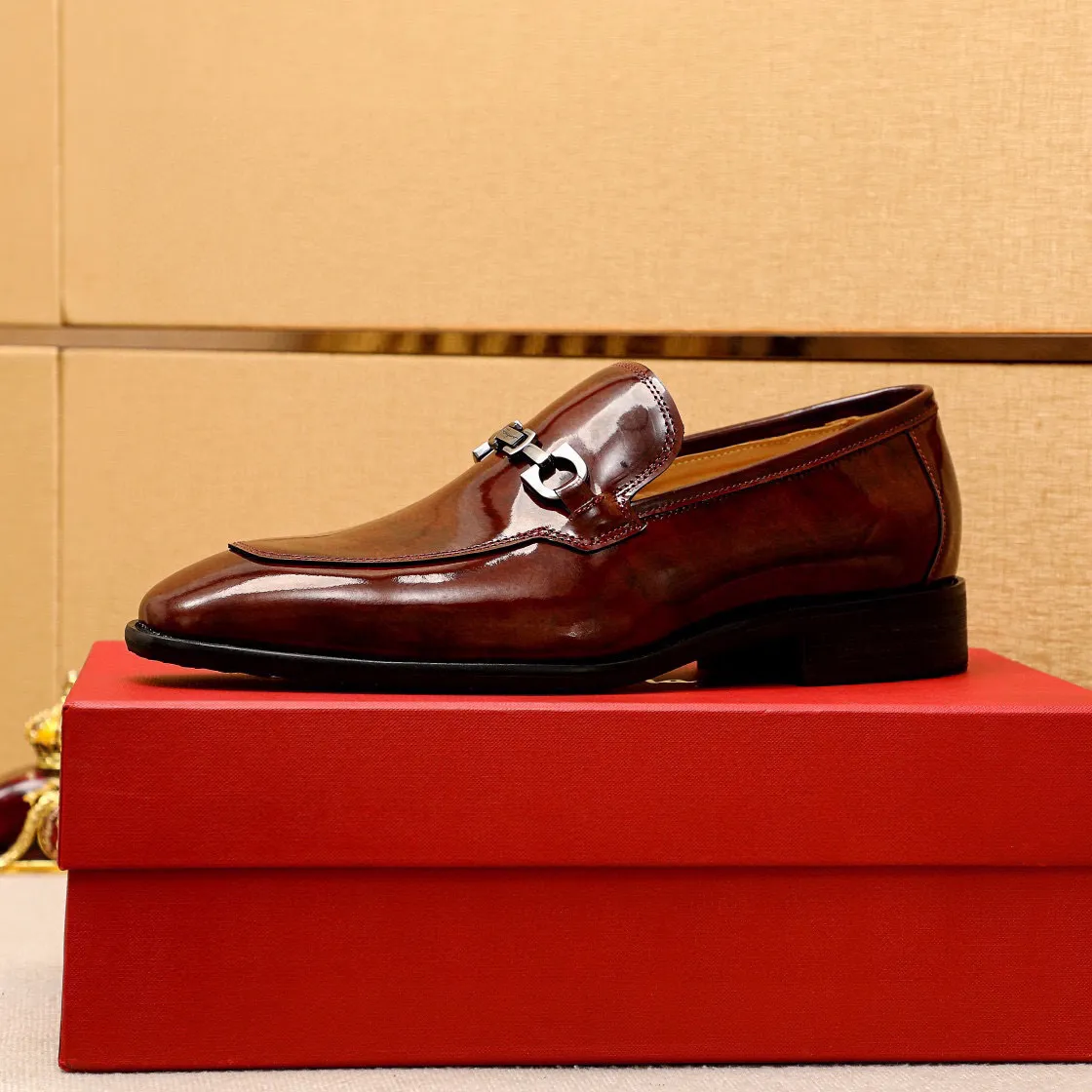 Men's shoes 💰460 💐 Product trademark: Ferragamo "Ferragamo" casual leather shoes Regular size: 38-44 (custom-made for 45🉑️) Product materials: Selected imported first-layer open-edge beaded cowhide upper + original hardware buckle, imported water-dyed cowhide leather lining. Strong three-dimensional visual effect, combined outsole Color: 3⃣️colors available